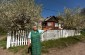 Maria B., born in 1931, points out to the house where the German Commandant’s office was located. ©Victoria Bahr/Yahad-In Unum