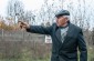 Bronislaw K., born in 1928, points out the site where several Jewish deportees were killed while trying to flee through the Catholic cemetery in Orchówek to avoid deportation. ©Rita Villanueva/Yahad - In Unum