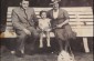 La familia Neger, David, Henia y Esther, antes de la guerra. David Neger fue asesinado durante el Holocausto en Boryslav. © Archivo familiar personal